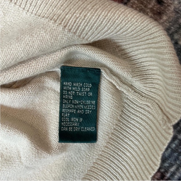 Ralph Lauren cream cardigan with pearl buttons - Picture 5 of 5